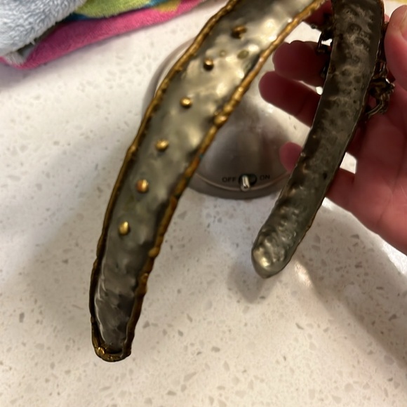 Unique Metallic Headband with Floral Accents - Picture 3 of 9